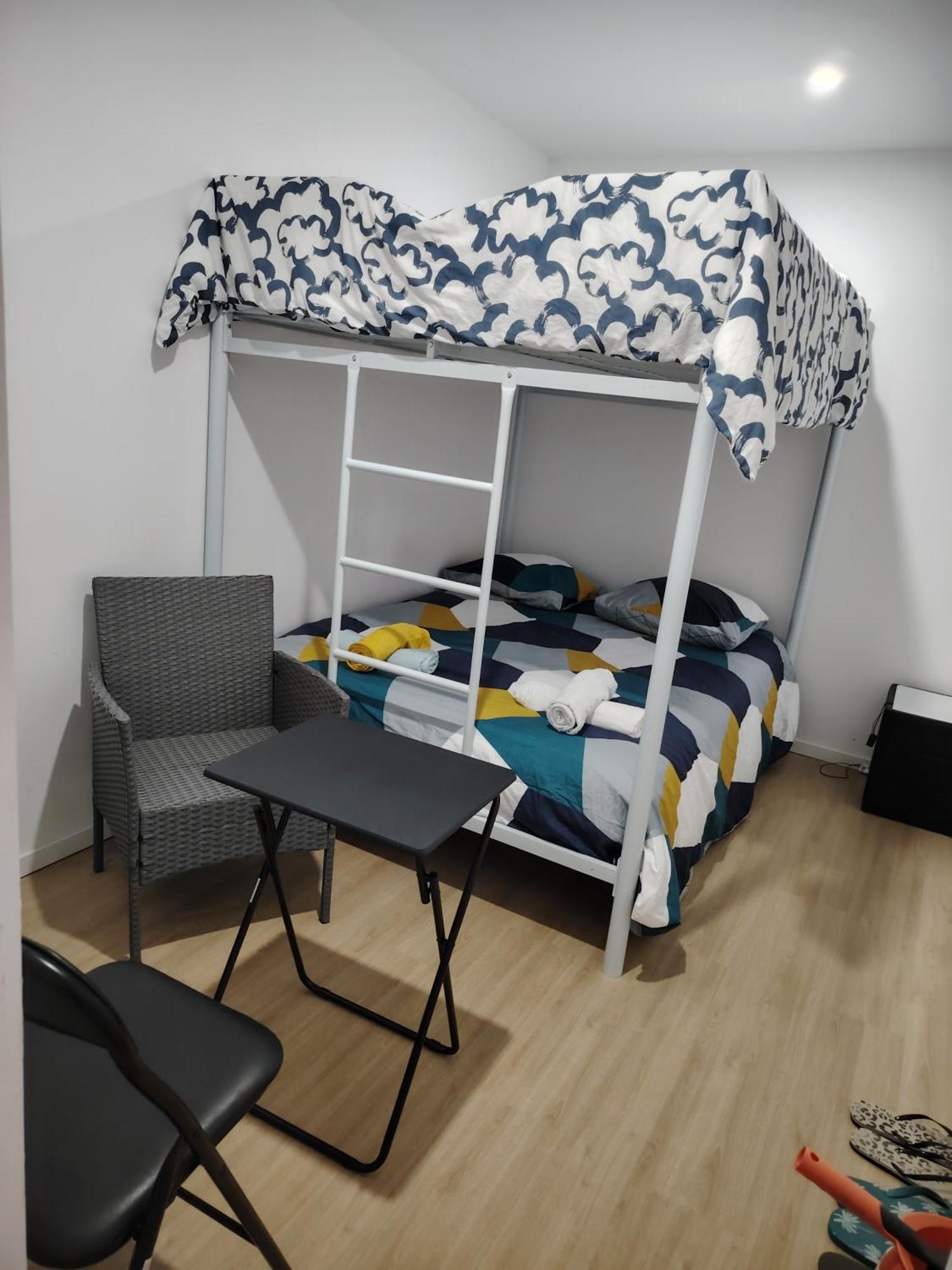 Locatif Gare Lille Europe Souvenir Bed & Breakfast Exterior photo